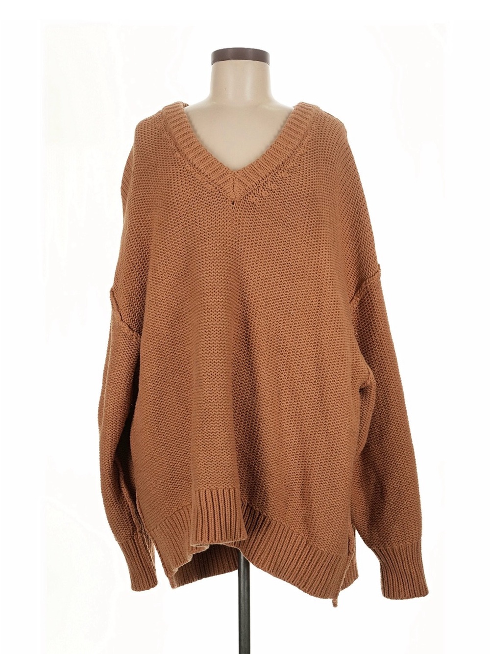 Free People Oversized Chunky Knit V-Neck Sweater in Camel Brown Size M
